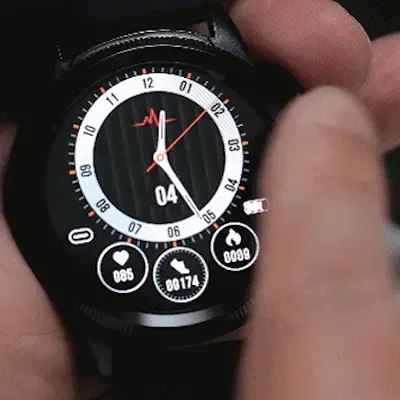 Swiping between screens on the Aptofit Smart Watch