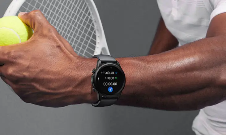 Aptofit Smart Watch worn on the wrist during everyday activity